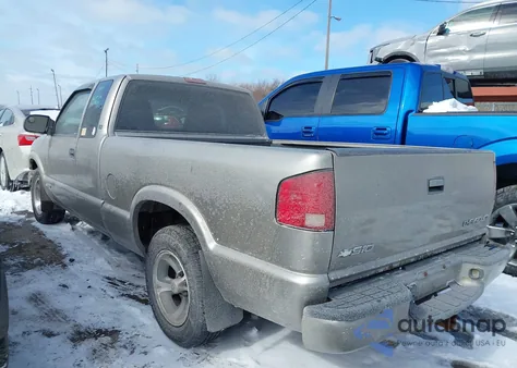 2001 Chevrolet S-10 Ls z USA, uszkodzony, nr VIN 1GCCS19W218181027